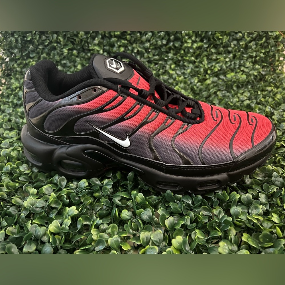 NIKE AIR MAX PLUS TN FOR MEN SIZE 8.5